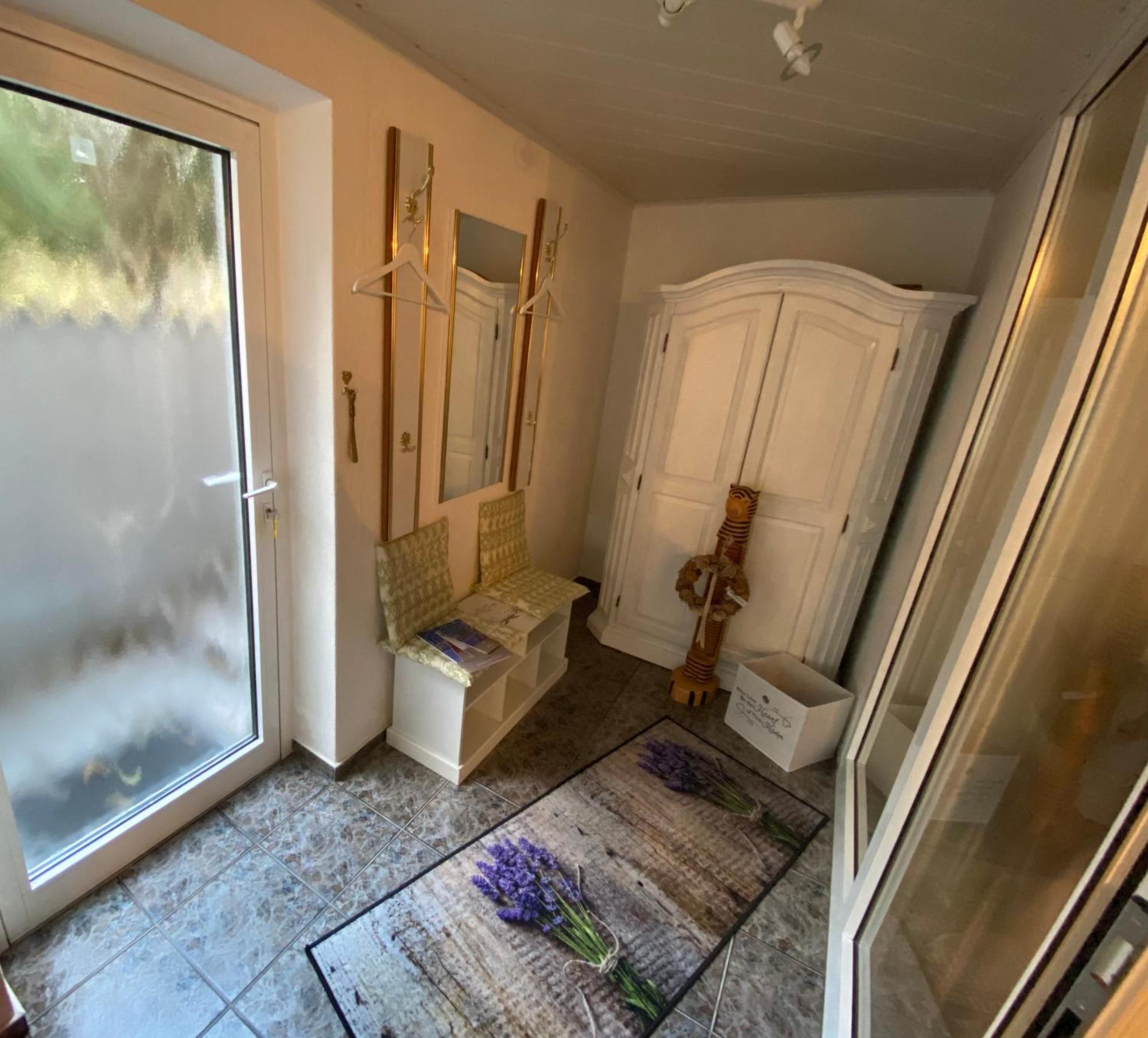 Grosse Helle Wohnung Am Wald In Bad Saarow Nahe Gruenheide Und Berlin Souterrain Bagian luar foto